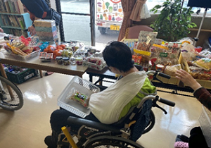 移動売店とくし丸